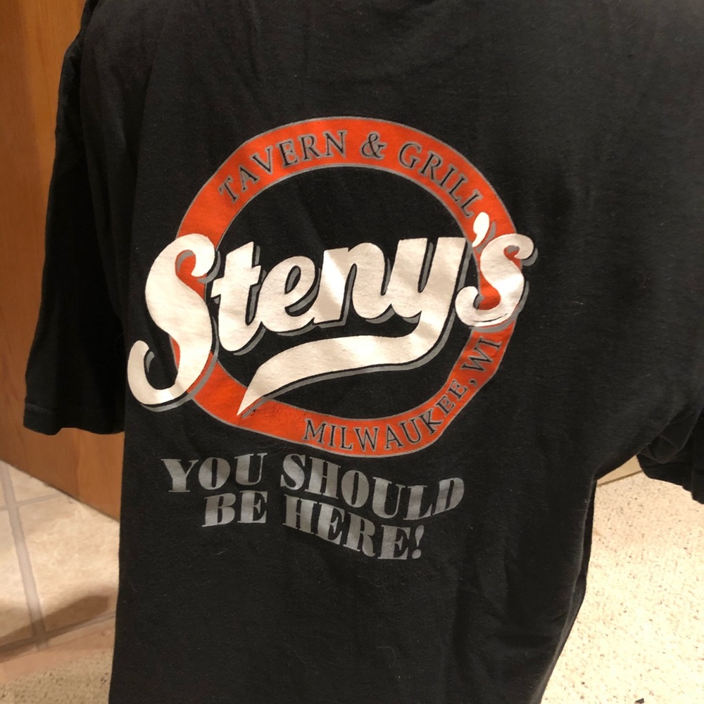Men’s shirt size XL